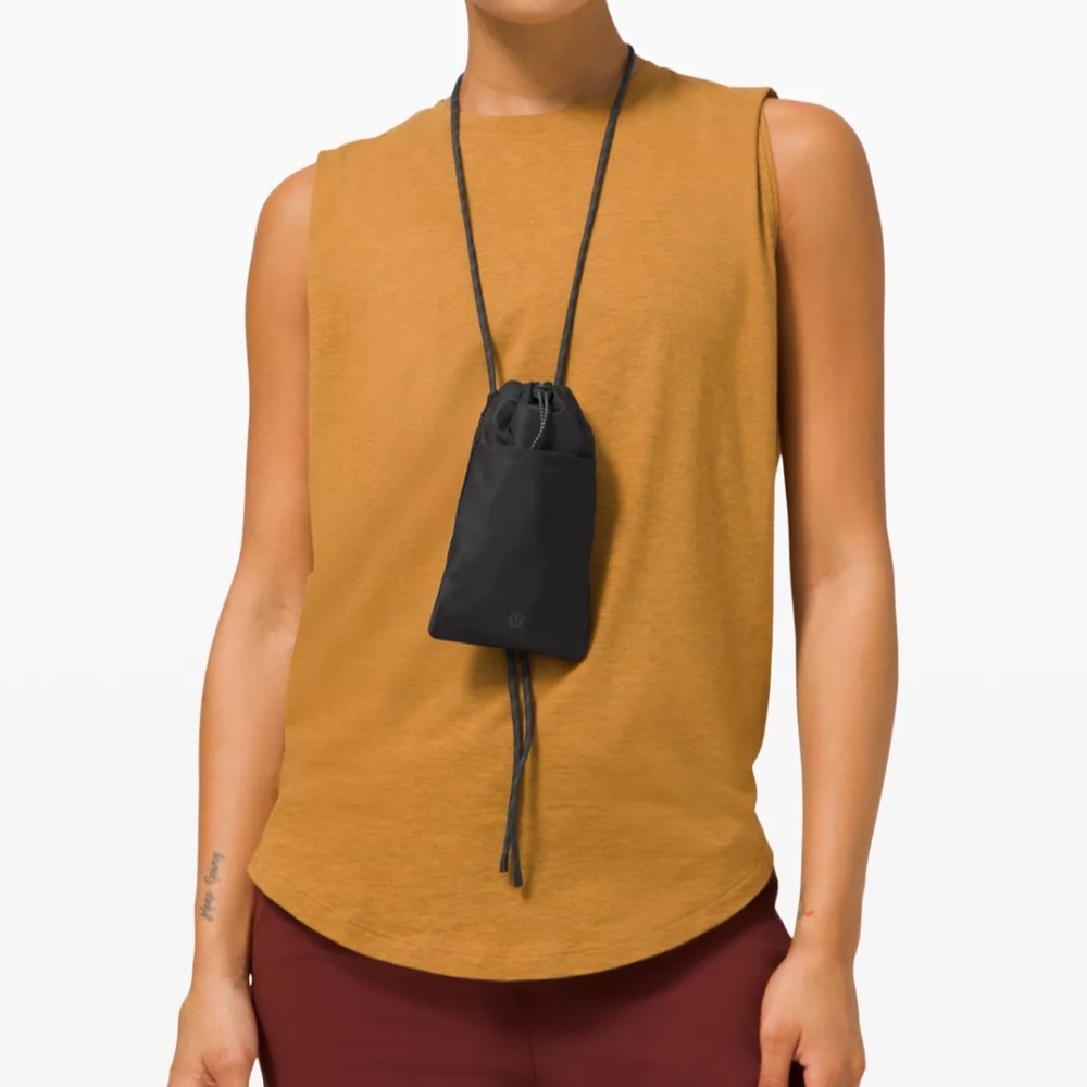 LULULEMON Play Forward Black Crossbody Nylon Pouch